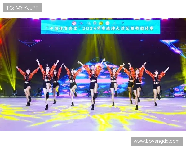 足球明星热舞广场舞展现活力与魅力引发全民健身热潮